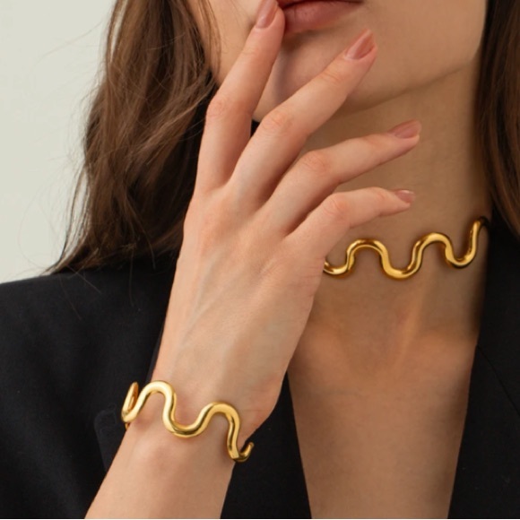 18K Gold Plated Wavy Chain Bracelet Bangle Cuff*Minimalist Dainty*Waterproof*JD - Picture 3 of 6